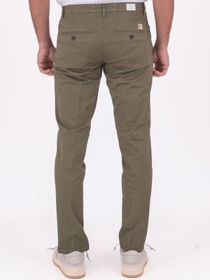 3. Pantalone in cotone | per un look versatile Verde