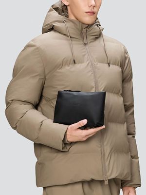 2. Trousse de maquillage Rains en tissu imperméable Noir