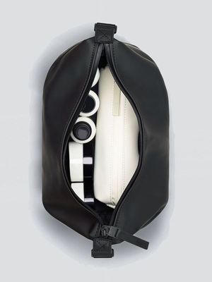 4. Rains Hilo Wash Bag in waterproof fabric Green RAINS 15630