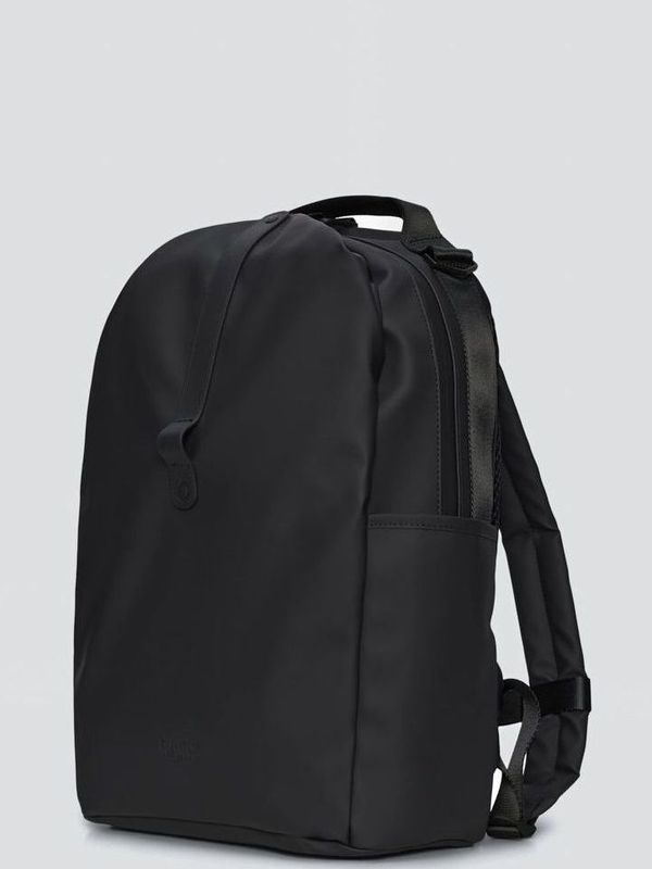 2. Rains Clip Front Backpack in tessuto impermeabile Nero RAINS 14890