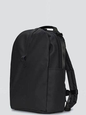 2. Rains Clip Front Backpack in tessuto impermeabile Nero