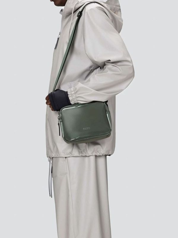 3. Rains Box Bag in waterproof fabric Green RAINS 14100