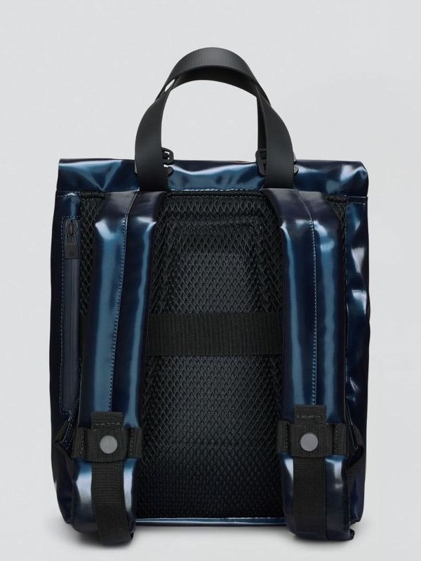 3. Sac à dos fourre-tout Rains 2 Way Mini en tissu imperméable Bleu RAINS 12780