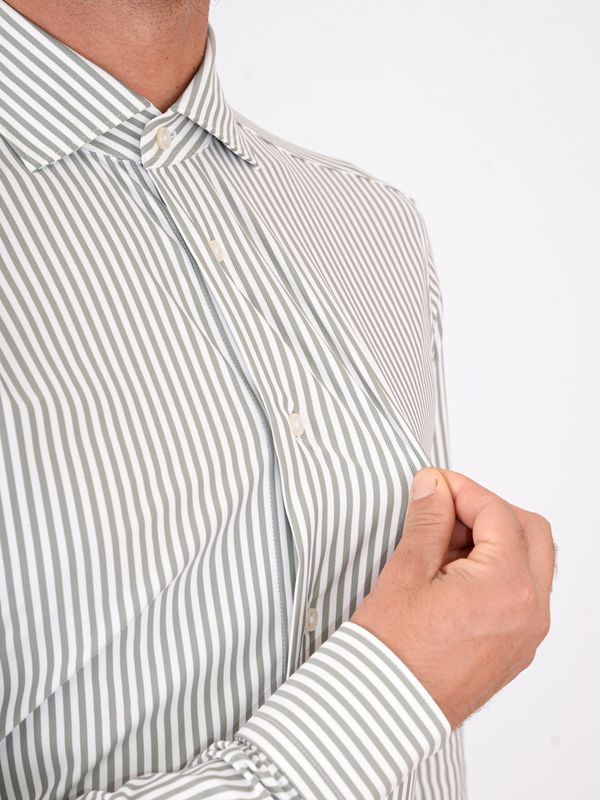 4. Camicia uomo Xacus in tessuto tecnico elasticizzato a righe Tailor-Slim fit Verde Xacus 91609.act558ml
