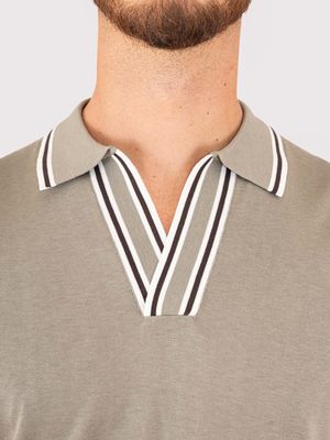 4. Polo Uomo Paolo Pecora in Seta con Scollo a V e Collo Classico Verde Salvia