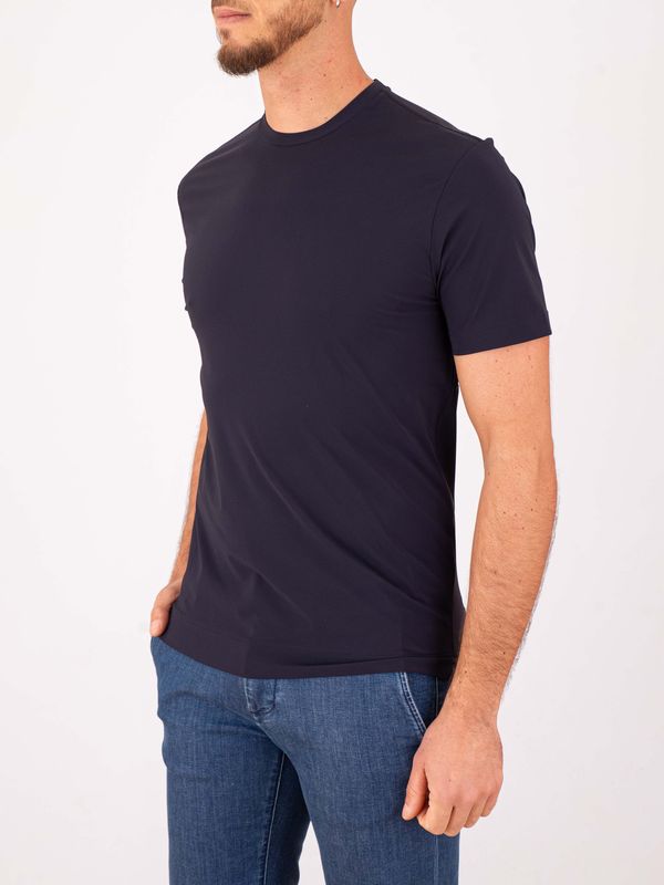 2. Xacus men's T-shirt in technical fabric with an essential design Black Xacus 21682.act119mm