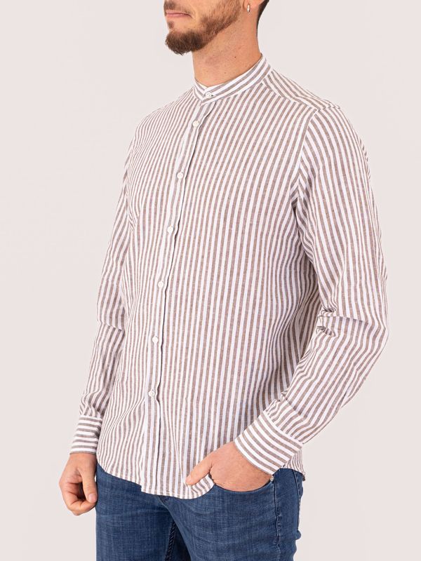 2. Chemise pour homme à col mandarin avec détails rayés, en mélange de coton et de lin Rayures brunes MANUEL RITZ 4032e604l263200