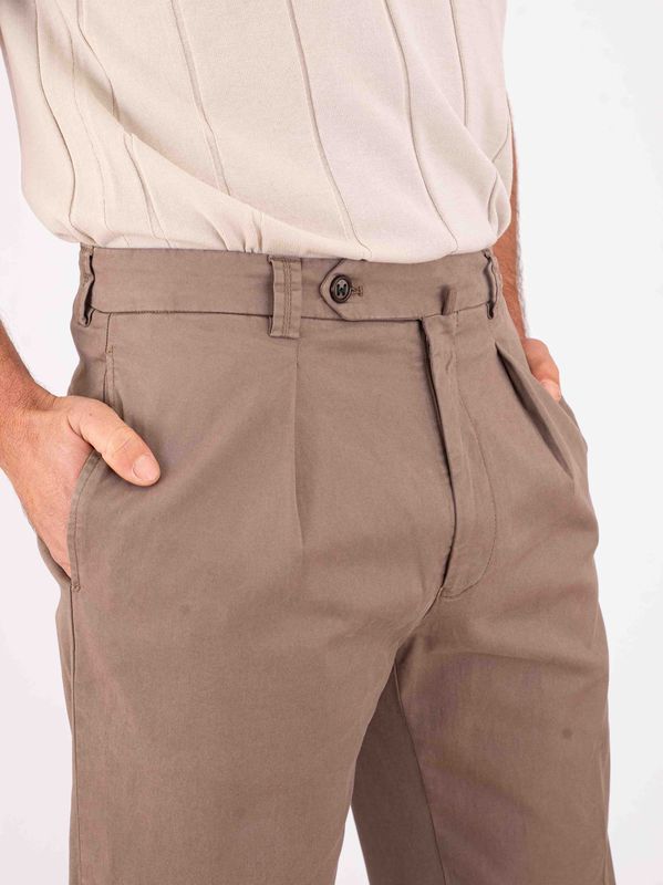 4. Berwich men's trousers in cotton blend with pleats on the front Turtledove Berwich pu19chiaia-gdol0015x
