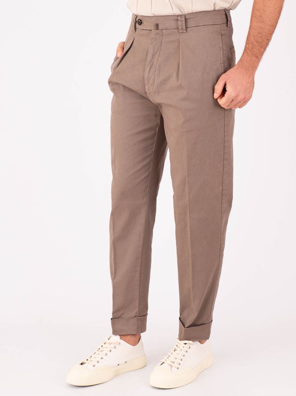 2. Berwich men's trousers in cotton blend with pleats on the front Turtledove Berwich pu19chiaia-gdol0015x