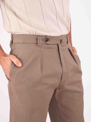 4. Berwich men's trousers in cotton blend with pleats on the front Turtledove