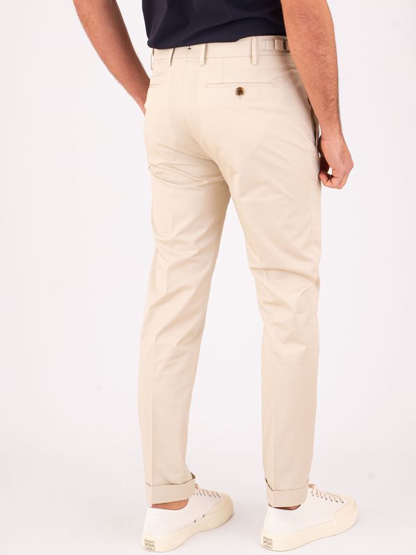 3. Pantalon Berwich pour homme en coton, à la coupe épurée et à plis. Écru Berwich pu19retrock1790x