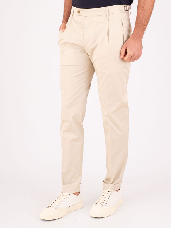 2. Pantalon Berwich pour homme en coton, à la coupe épurée et à plis. Écru Berwich pu19retrock1790x
