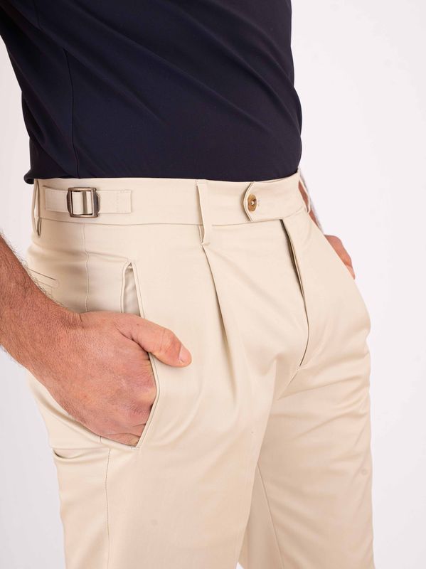 4. Pantalon Berwich pour homme en coton, à la coupe épurée et à plis. Écru Berwich pu19retrock1790x