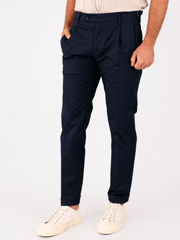 2. Pantalone uomo Berwich in cotone con una linea pulita e pinces Navy Berwich pu19retrock1790x
