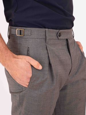 4. Men's Berwich trousers in cool wool with a clean cut Grey