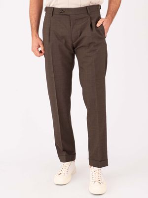 1. Men's Berwich trousers in cool wool with a clean cut Brown