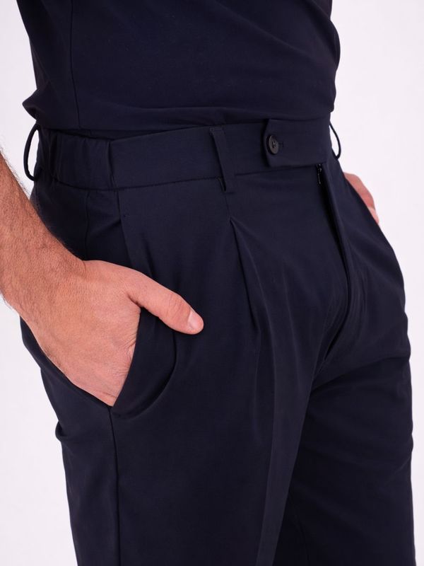 4. Berwich men's trousers in technical fabric with front pleats Navy Berwich pu19xretromg1751x