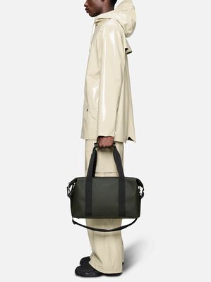 3. Sac de voyage compact et imperméable Hilo Weekend Bag Small Rains Vert