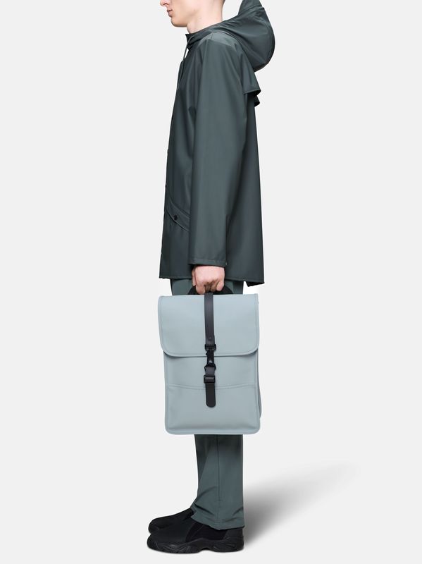 4. Puffed Backpack Mini Rains Waterproof Zaino Imbottito con Tasca Laptop 13" Grigio Chiaro RAINS 13020