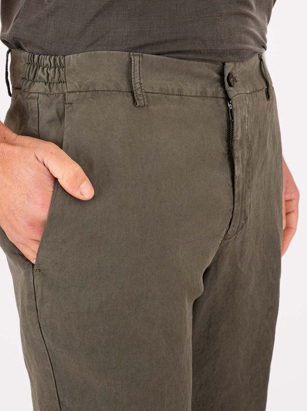 4. Bermuda Berwich pour homme en lin mélangé élégant et léger. Vert Berwich pu19bermudaelaxgd