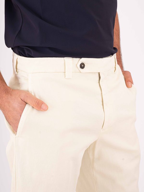 4. Pantalon en coton pour homme Berwich, chino élégant et ajusté Crème Berwich pu19chiaiaff-gdts0487x