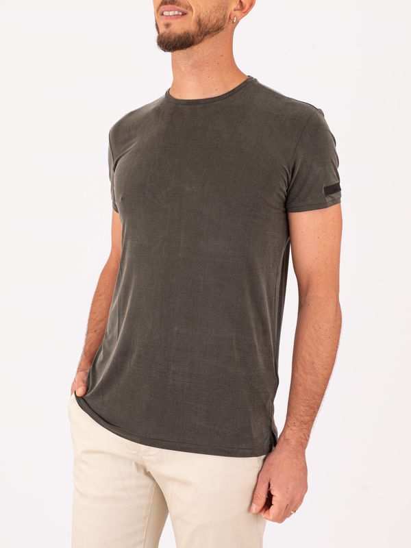 2. T-shirt Cupro uomo RRD dalla texture fluida e setosa Verde RRD 26210cuproshirty