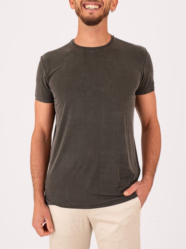 1. T-shirt Cupro uomo RRD dalla texture fluida e setosa Verde RRD 26210cuproshirty