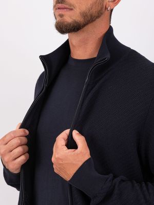 4. null Blue
