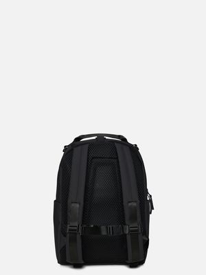 3. Zaino Rains Clip Front Backpack con ampia apertura con cerniera arrotondata Nero