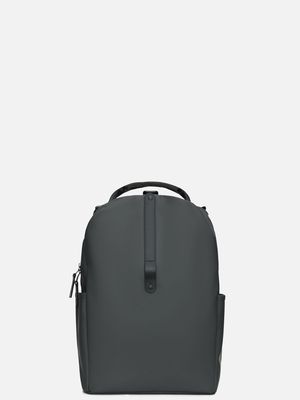 1. Zaino Rains Clip Front Backpack con ampia apertura con cerniera arrotondata Dark Grey