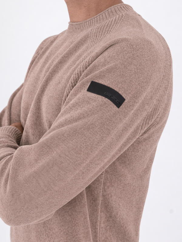 4. Pull en maille chenille extensible à col rond en velours RRD pour homme Sandales RRD w26132